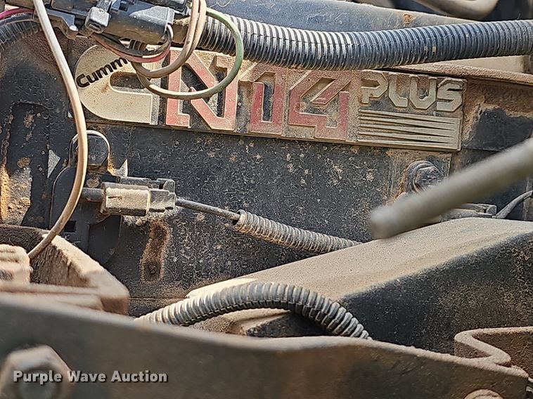 image for item EJ5582 2001 International  2674 dump truck