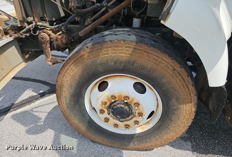 image for item EJ5582 2001 International  2674 dump truck