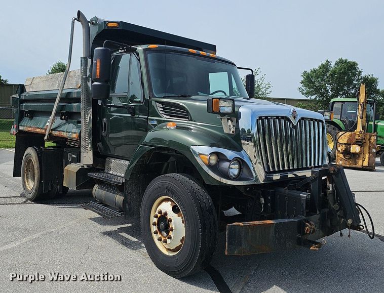 image for item EJ5584 2011 International  WorkStar 7400 dump truck