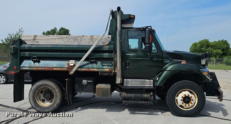 image for item EJ5584 2011 International  WorkStar 7400 dump truck