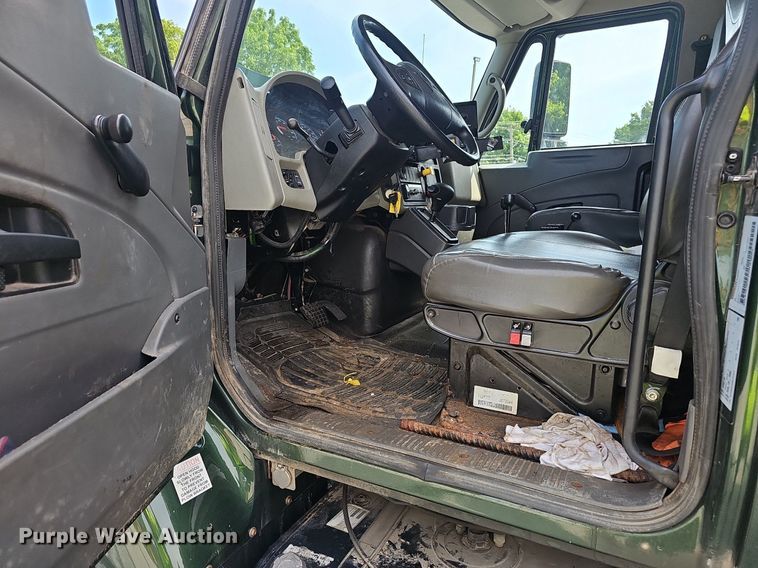 image for item EJ5584 2011 International  WorkStar 7400 dump truck