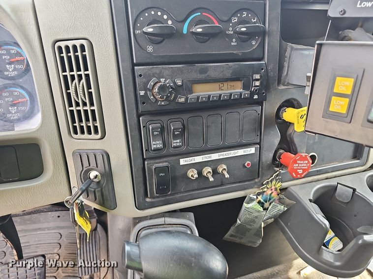 image for item EJ5584 2011 International  WorkStar 7400 dump truck