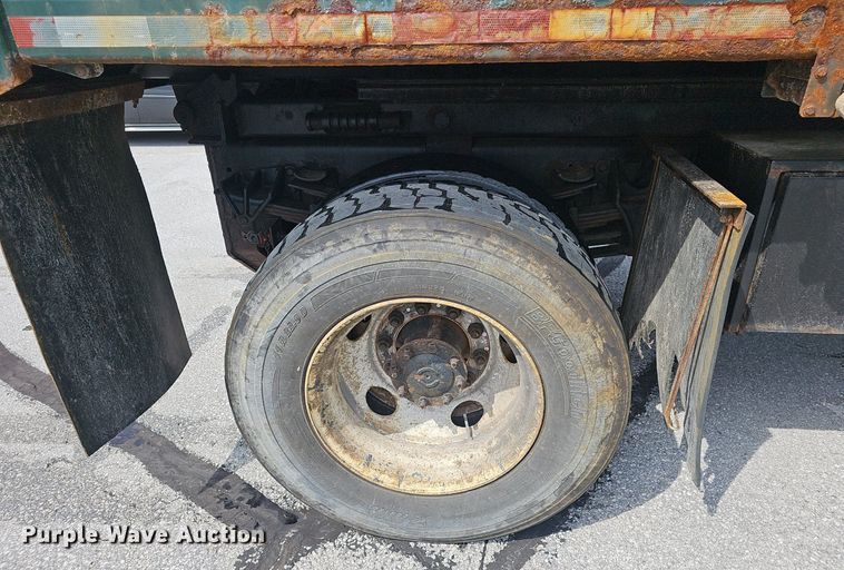 image for item EJ5584 2011 International  WorkStar 7400 dump truck