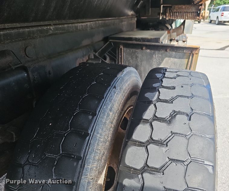 image for item EJ5584 2011 International  WorkStar 7400 dump truck