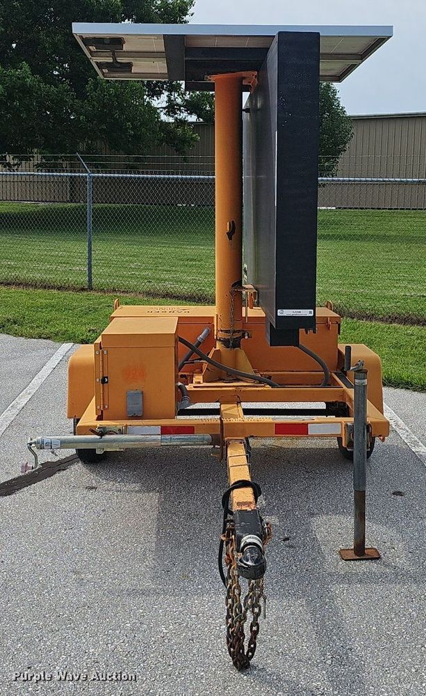 image for item EJ5586 American Signal message board trailer