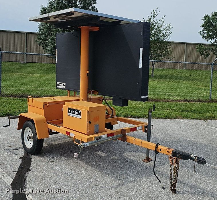 image for item EJ5586 American Signal message board trailer