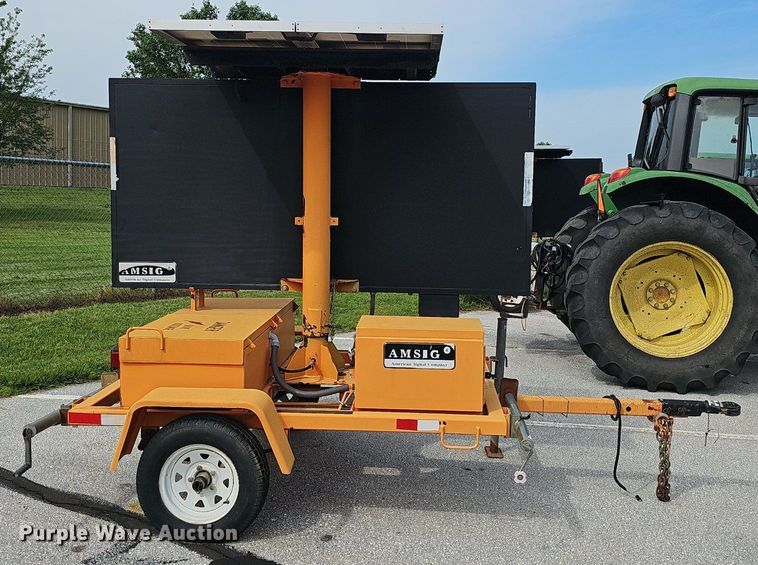 image for item EJ5586 American Signal message board trailer