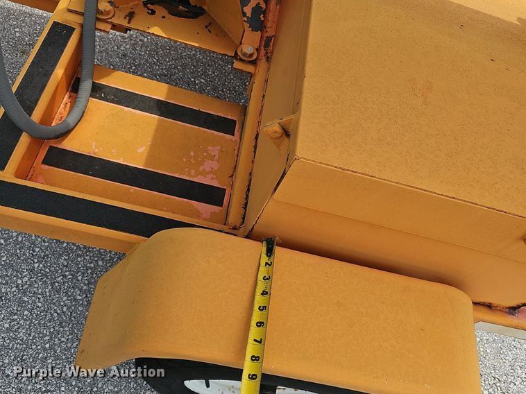 image for item EJ5586 American Signal message board trailer