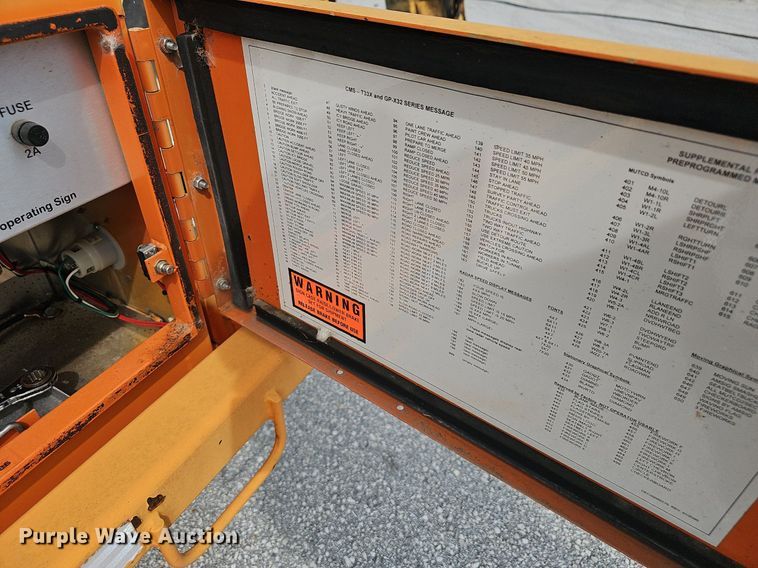 image for item EJ5586 American Signal message board trailer