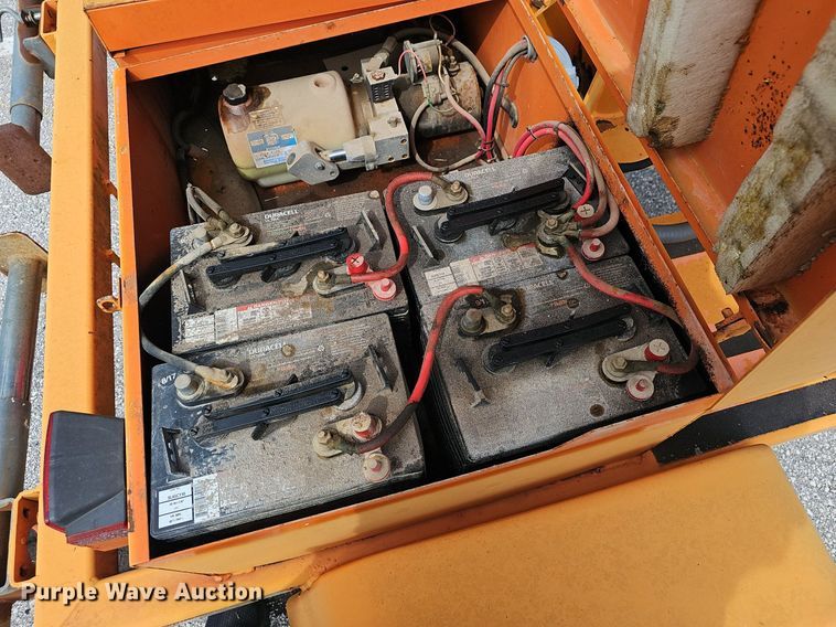 image for item EJ5586 American Signal message board trailer