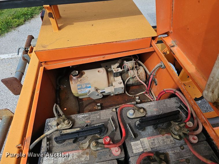 image for item EJ5586 American Signal message board trailer