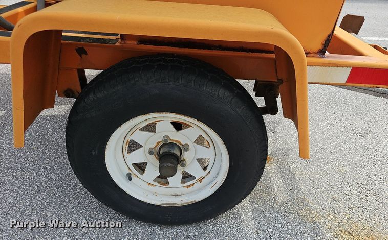 image for item EJ5586 American Signal message board trailer