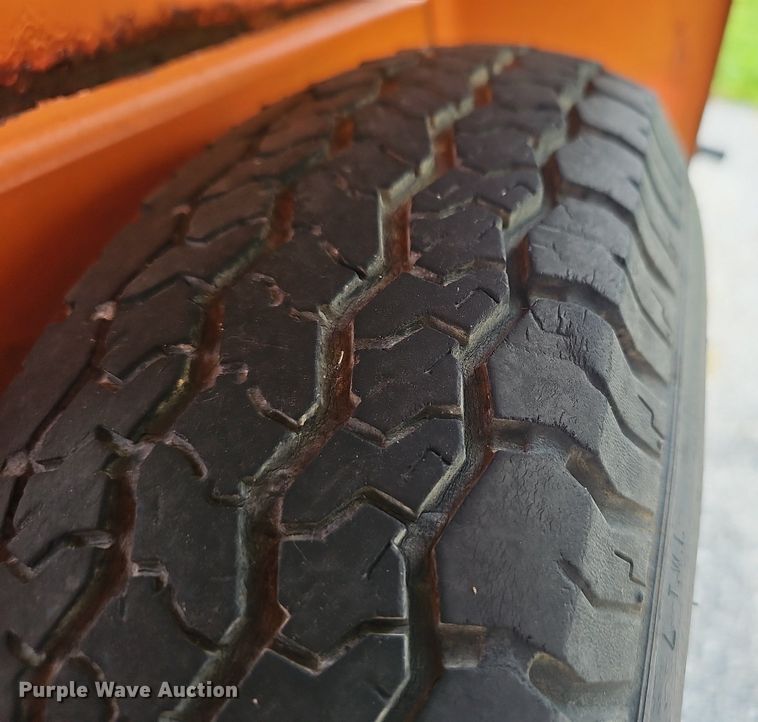 image for item EJ5586 American Signal message board trailer