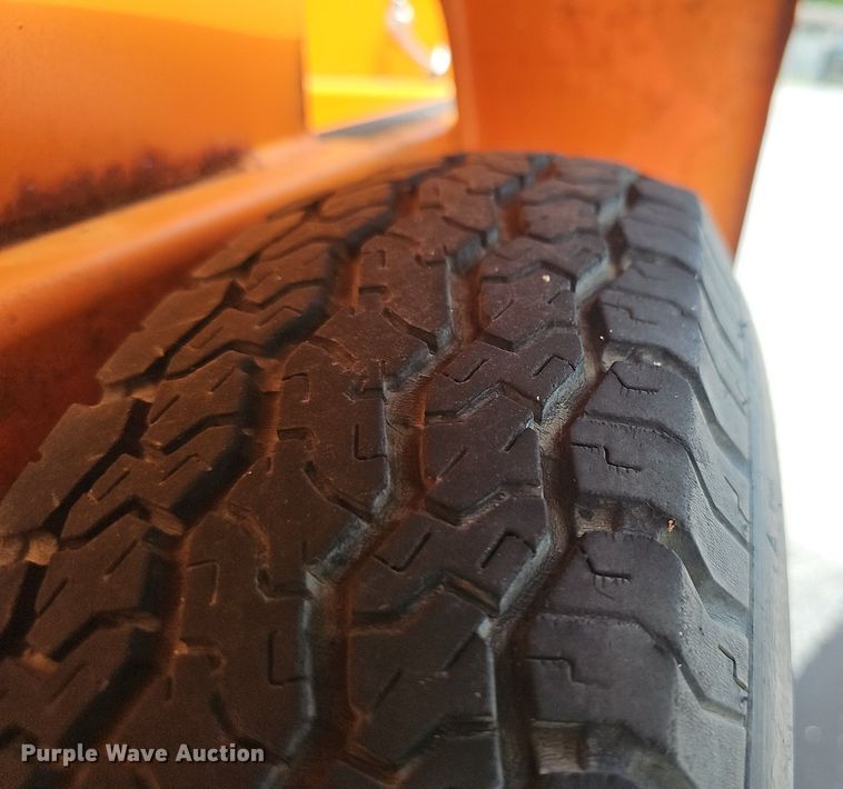 image for item EJ5586 American Signal message board trailer