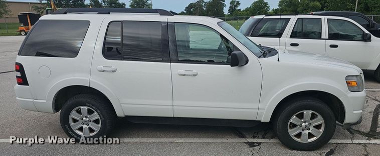 image for item EJ5590 2010 Ford  Explorer XLT  SUV