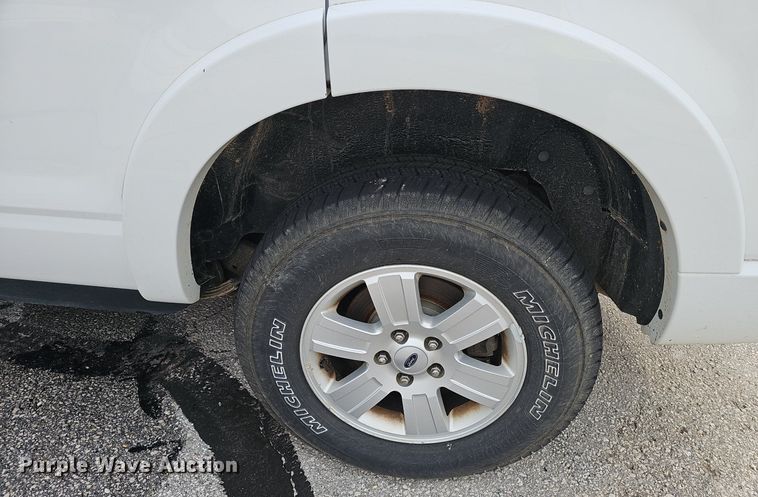 image for item EJ5590 2010 Ford  Explorer XLT  SUV