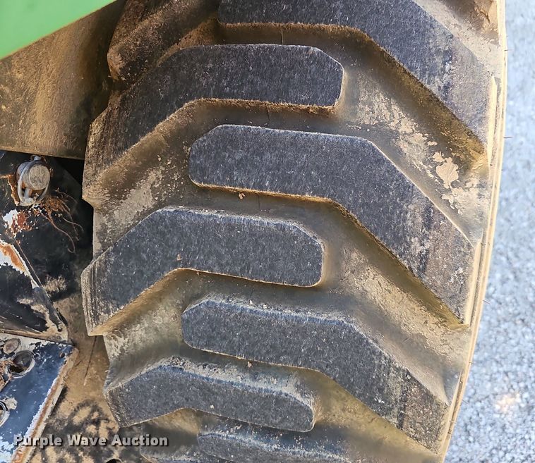 image for item EJ5642 2004 John Deere  4310 MFWD tractor