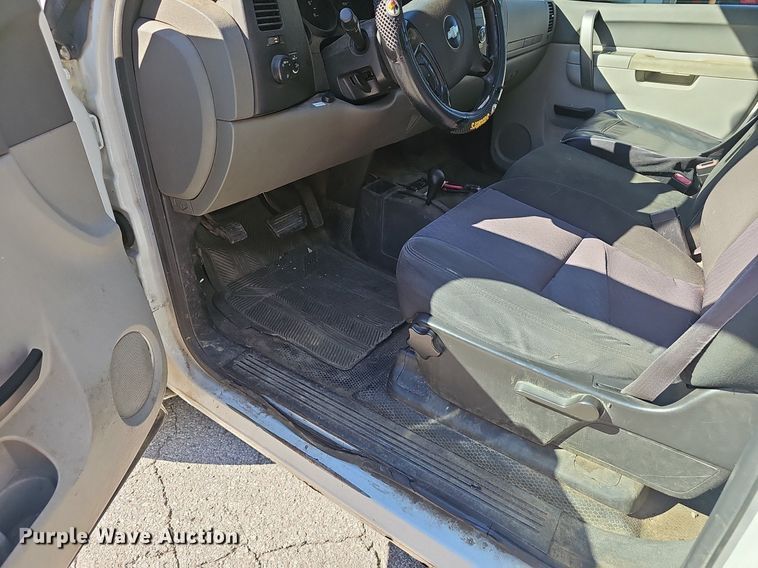 image for item EJ5643 2013 Chevrolet  Silverado 1500 pickup truck