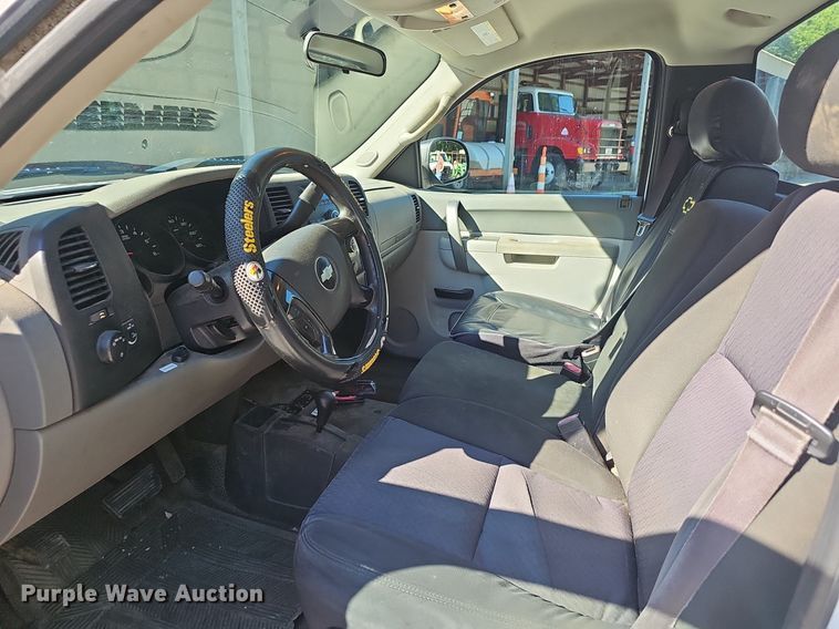 image for item EJ5643 2013 Chevrolet  Silverado 1500 pickup truck