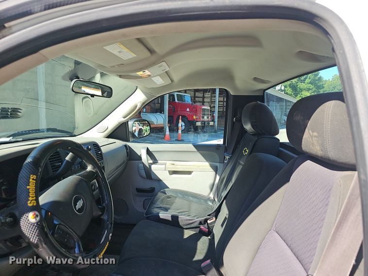 image for item EJ5643 2013 Chevrolet  Silverado 1500 pickup truck