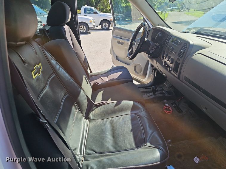 image for item EJ5643 2013 Chevrolet  Silverado 1500 pickup truck