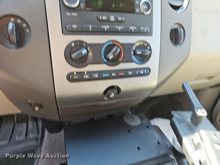 image for item EJ5647 2010 Ford Expedition XLT SUV