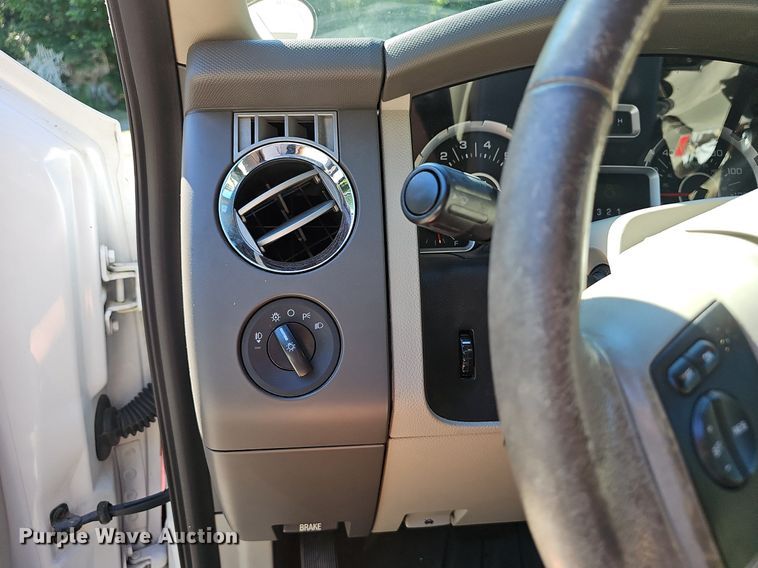 image for item EJ5647 2010 Ford Expedition XLT SUV