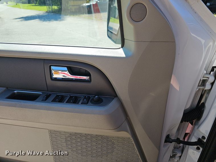 image for item EJ5647 2010 Ford Expedition XLT SUV