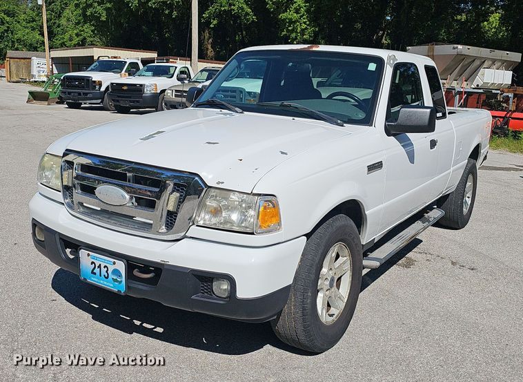 image for item EJ5648 2006 Ford  Ranger XLT SuperCab pickup truck