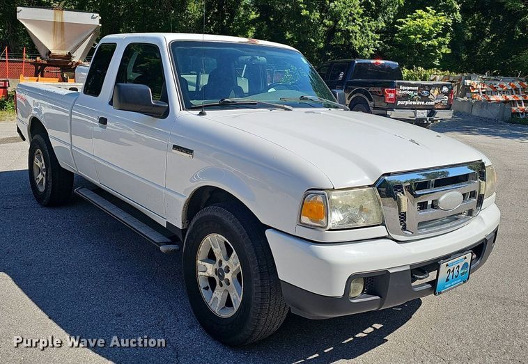 image for item EJ5648 2006 Ford  Ranger XLT SuperCab pickup truck