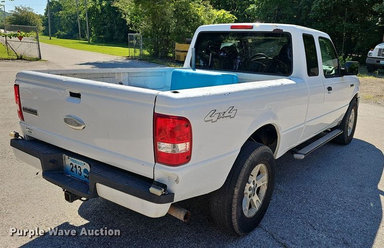 image for item EJ5648 2006 Ford  Ranger XLT SuperCab pickup truck