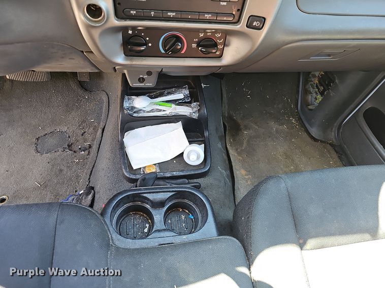 image for item EJ5648 2006 Ford  Ranger XLT SuperCab pickup truck