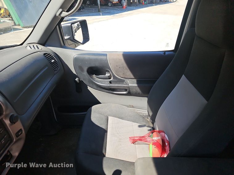 image for item EJ5648 2006 Ford  Ranger XLT SuperCab pickup truck