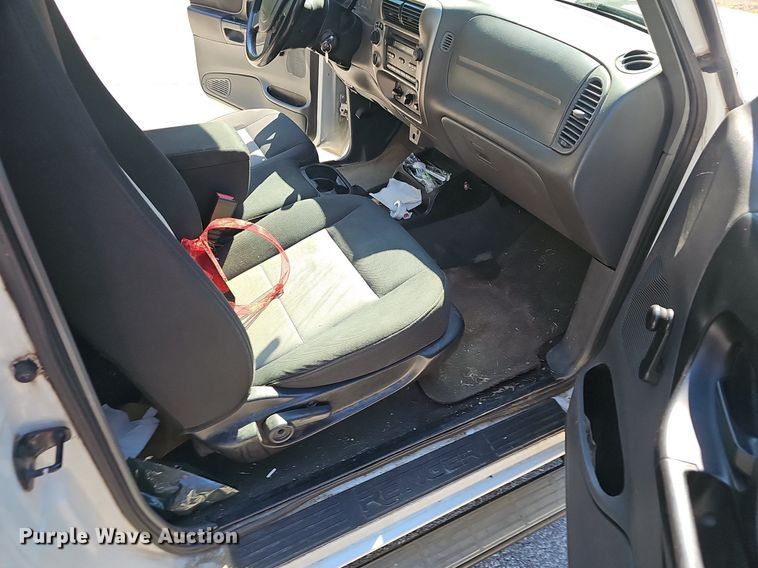 image for item EJ5648 2006 Ford  Ranger XLT SuperCab pickup truck