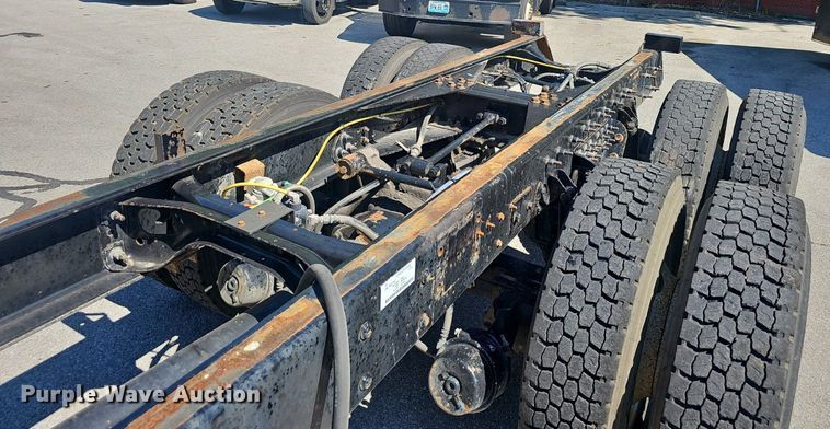 image for item EJ5652 2012 International  WorkStar 7500 truck cab and chassis