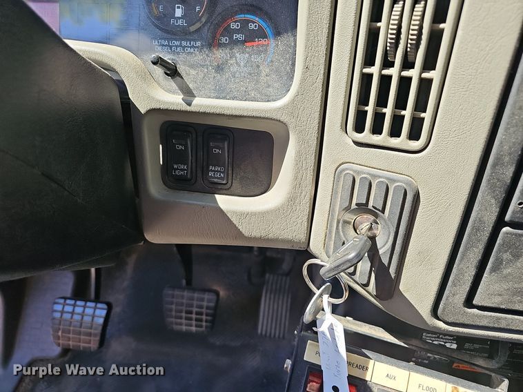 image for item EJ5652 2012 International  WorkStar 7500 truck cab and chassis