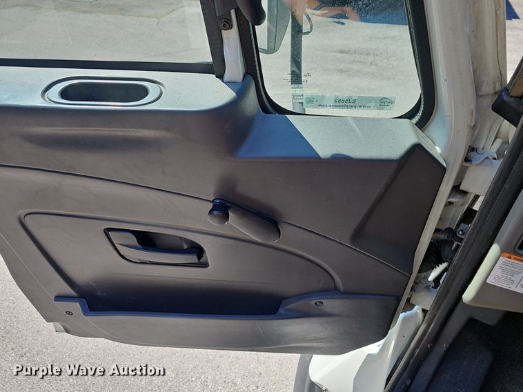 image for item EJ5652 2012 International  WorkStar 7500 truck cab and chassis