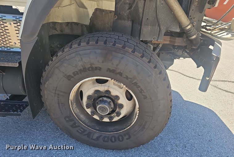 image for item EJ5652 2012 International  WorkStar 7500 truck cab and chassis