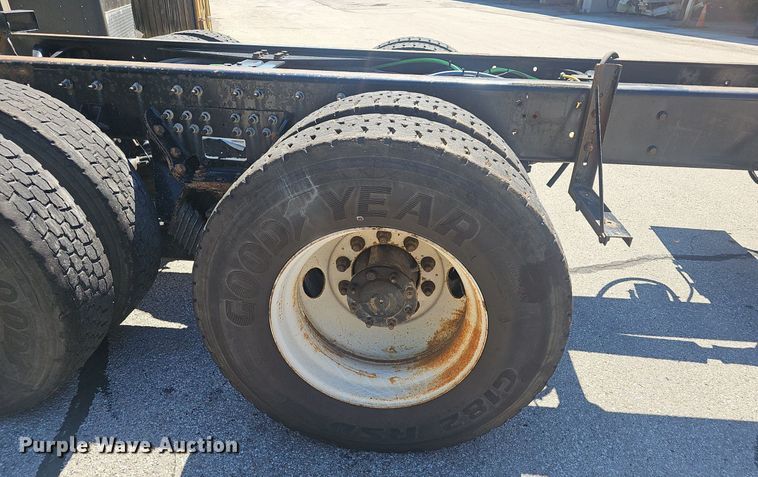 image for item EJ5652 2012 International  WorkStar 7500 truck cab and chassis