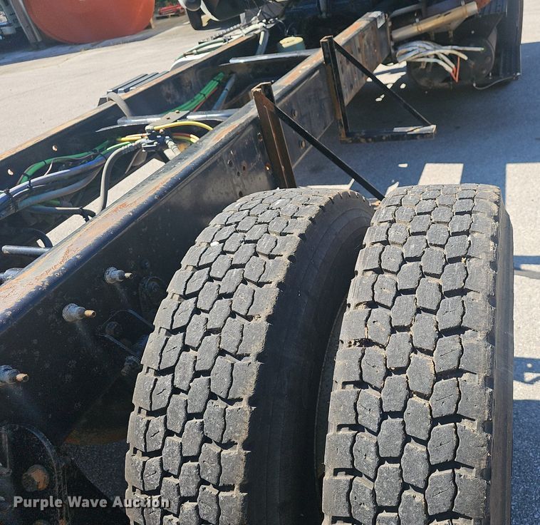 image for item EJ5652 2012 International  WorkStar 7500 truck cab and chassis