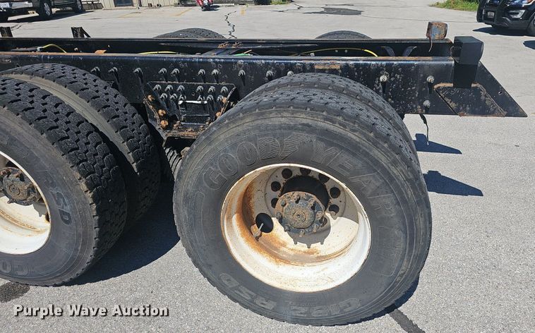 image for item EJ5652 2012 International  WorkStar 7500 truck cab and chassis