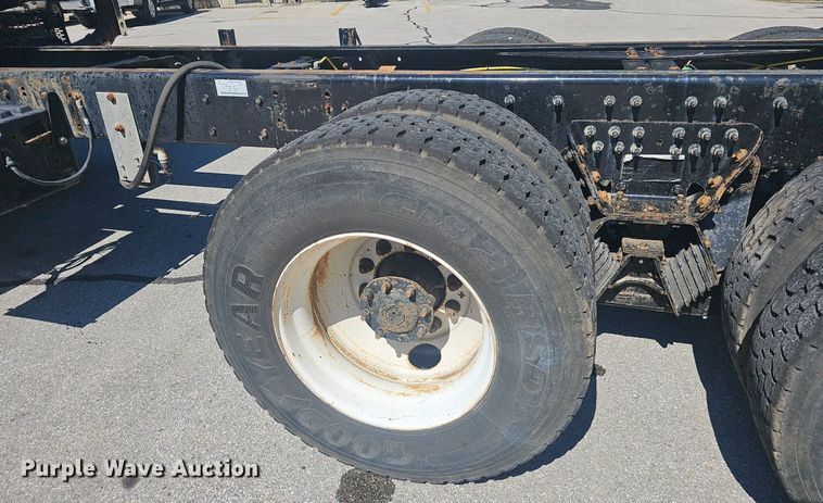 image for item EJ5652 2012 International  WorkStar 7500 truck cab and chassis