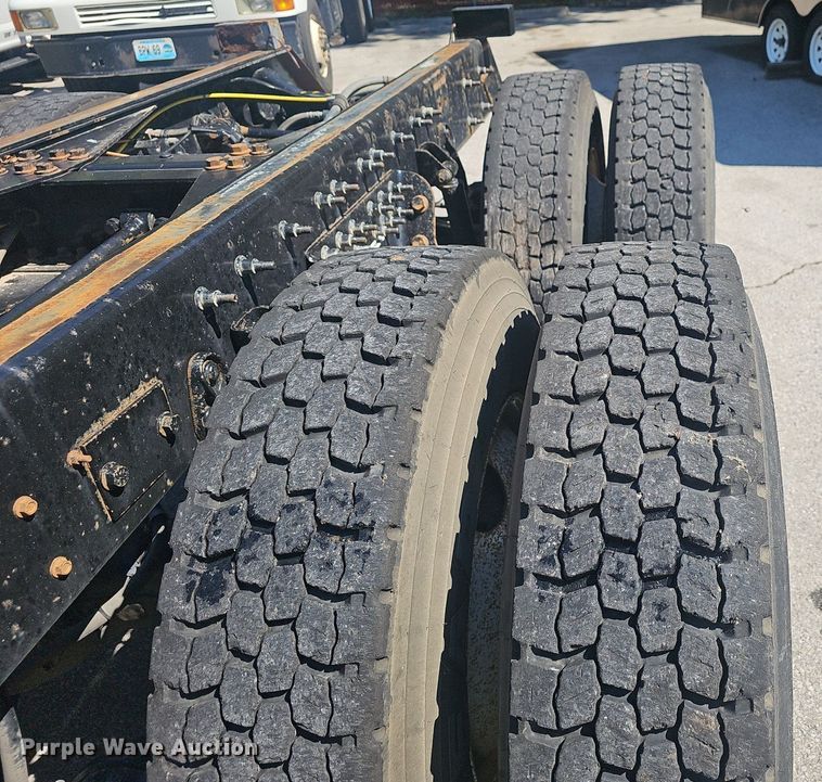 image for item EJ5652 2012 International  WorkStar 7500 truck cab and chassis