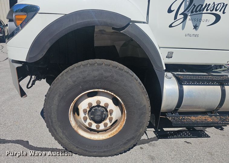 image for item EJ5652 2012 International  WorkStar 7500 truck cab and chassis