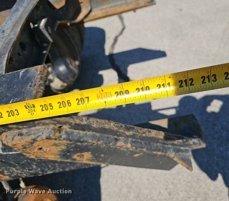 image for item EJ5653 2000 International  2674 truck cab and chassis