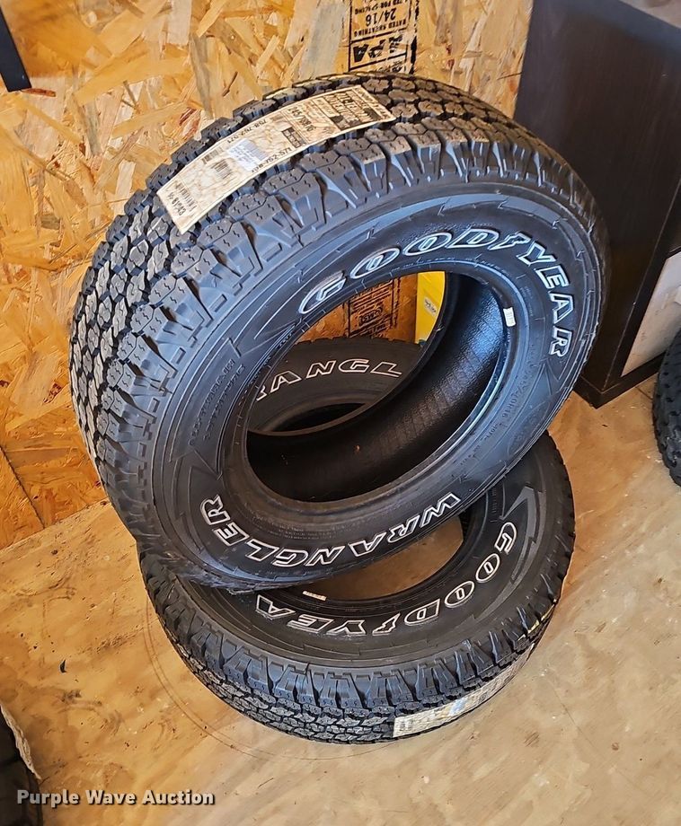 image for item EJ5657 (35) tires 