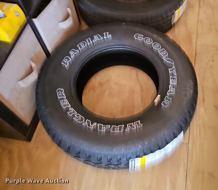 image for item EJ5657 (35) tires 