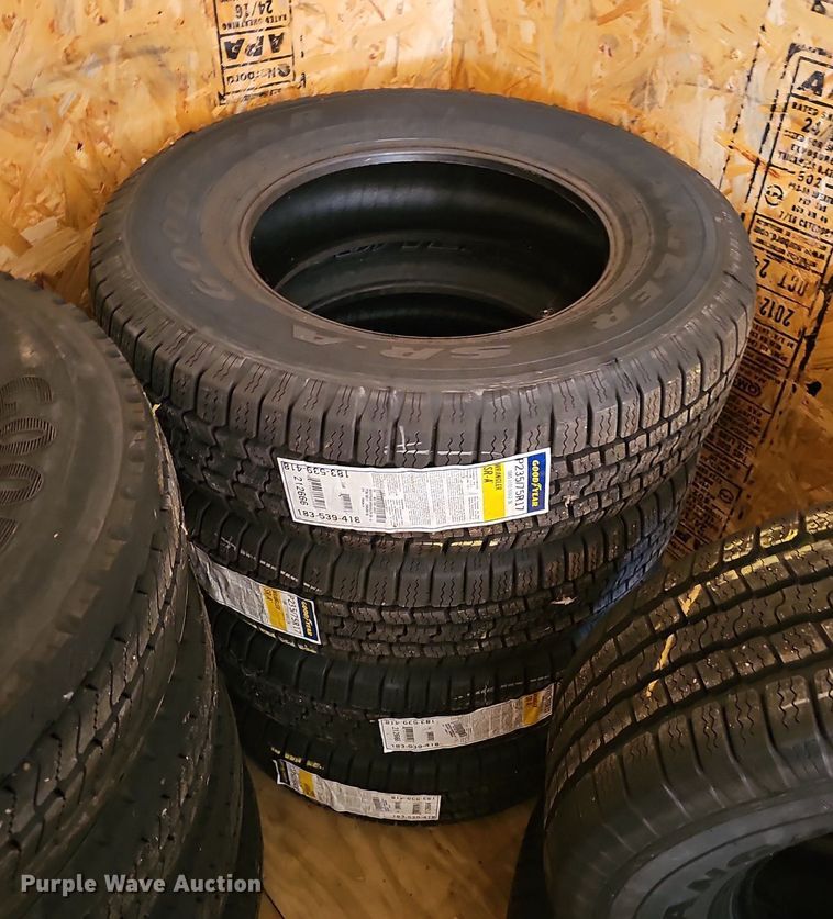 image for item EJ5657 (35) tires 