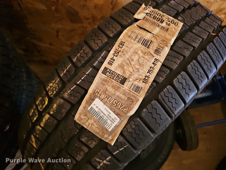 image for item EJ5657 (35) tires 