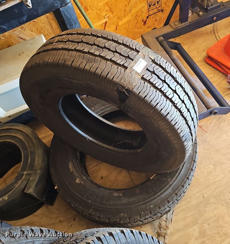 image for item EJ5657 (35) tires 